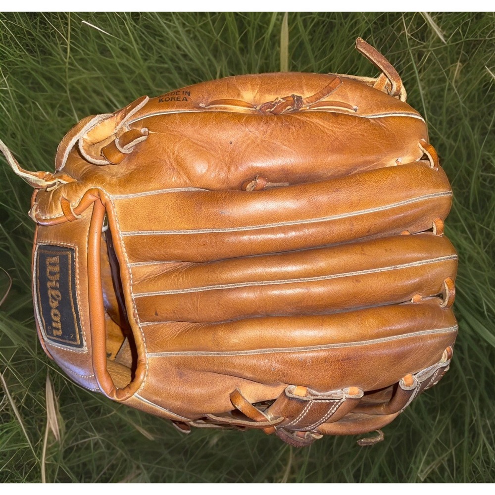 Wilson A2350 George Brett The MVP .390 Baseball Softball Glove Right Hand Throw